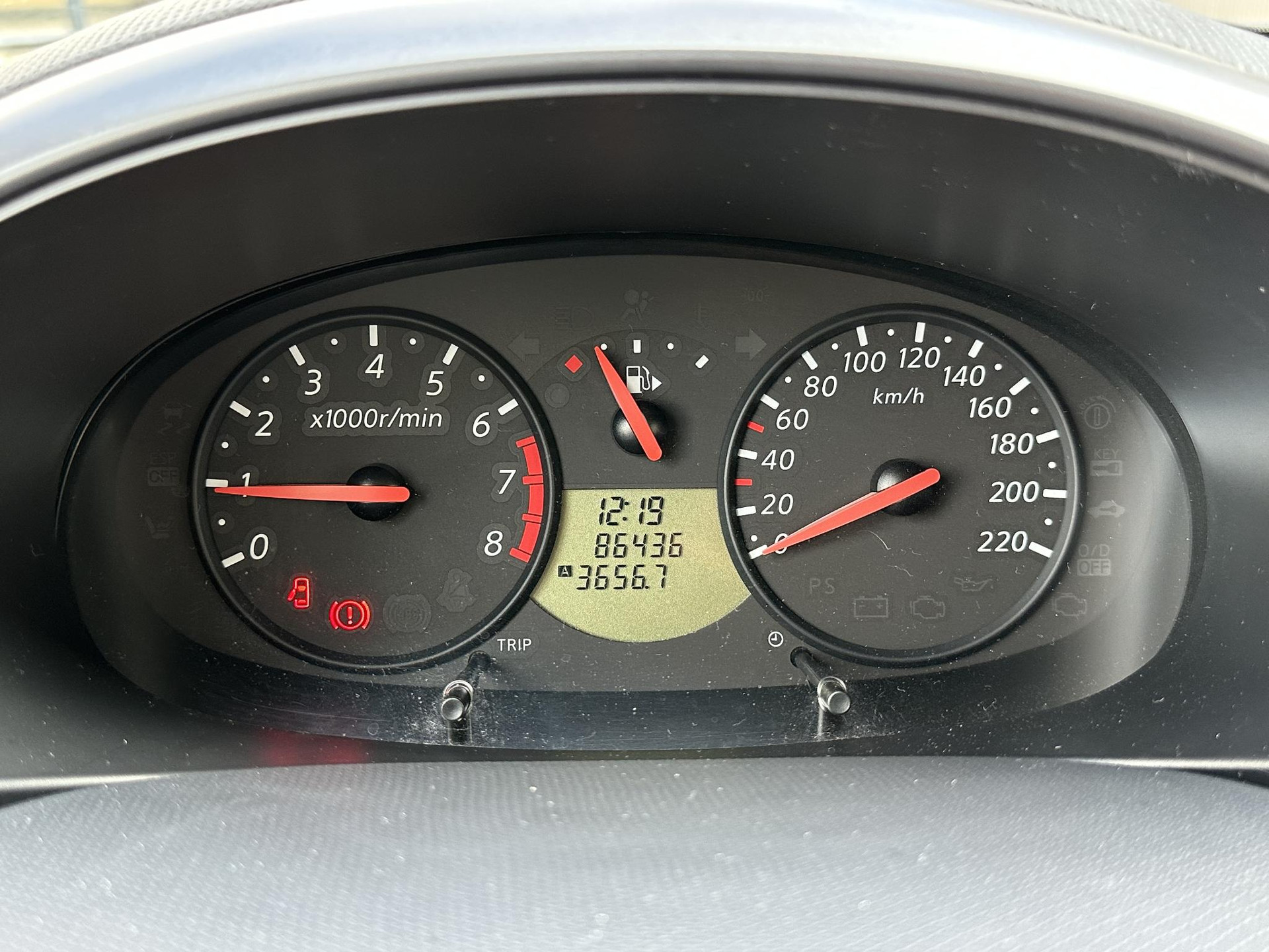 47993919-3.jpg