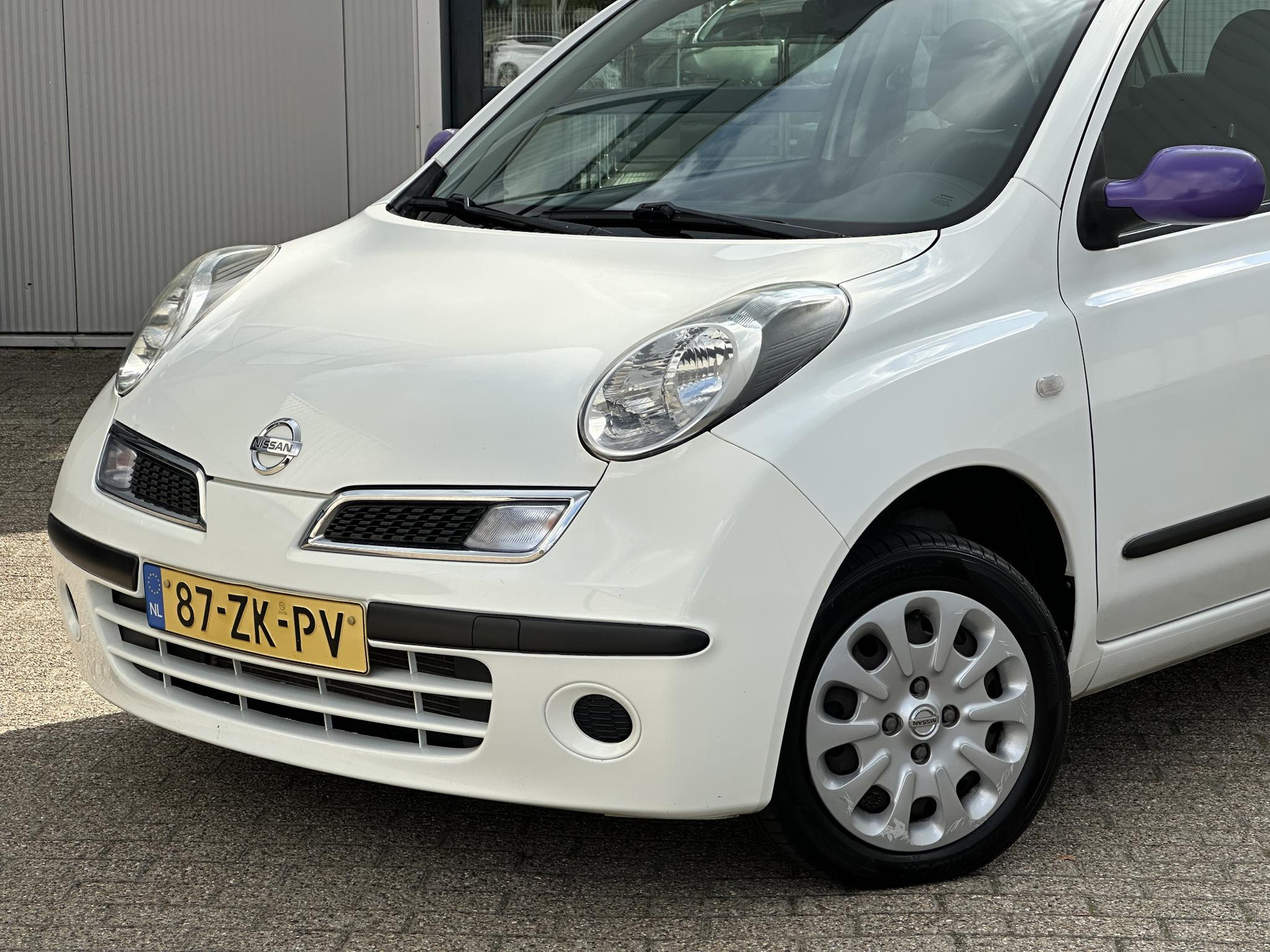 47993919-4.jpg