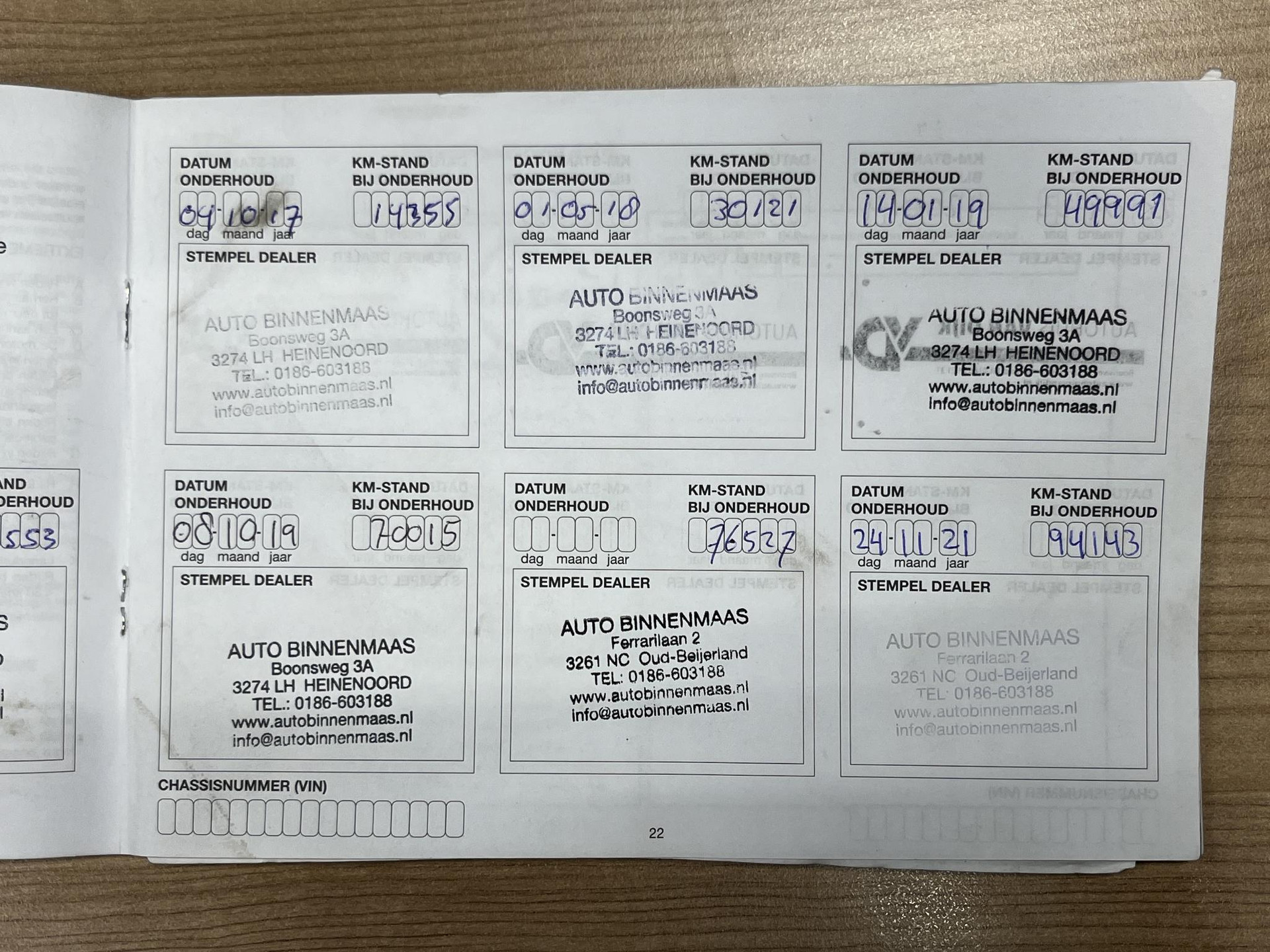 48376304-70.jpg
